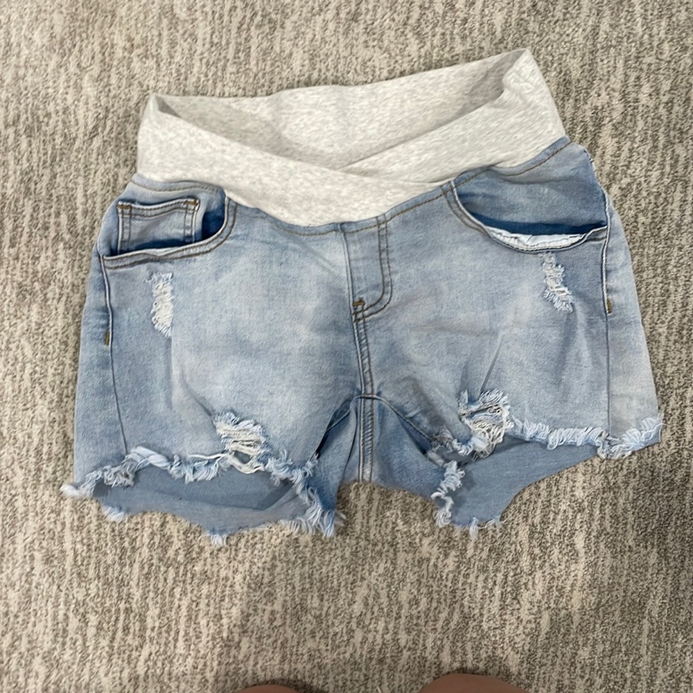 Maternity shorts